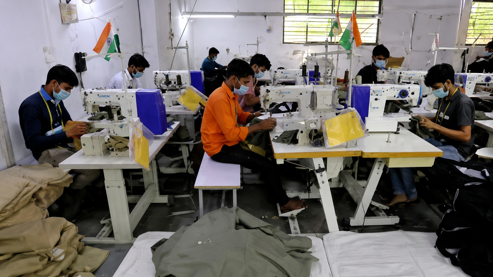 Integrated Weaving Looms & Manufacturing Unit